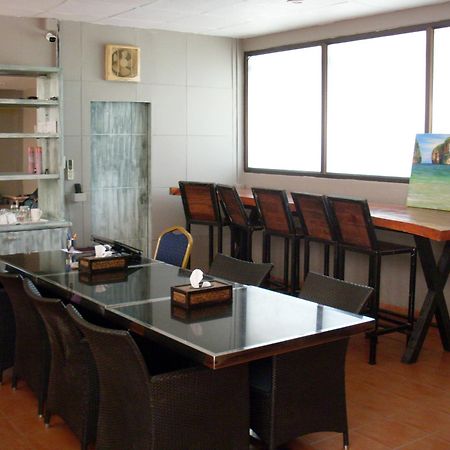 The Taksim Patong Beach Hotel エクステリア 写真