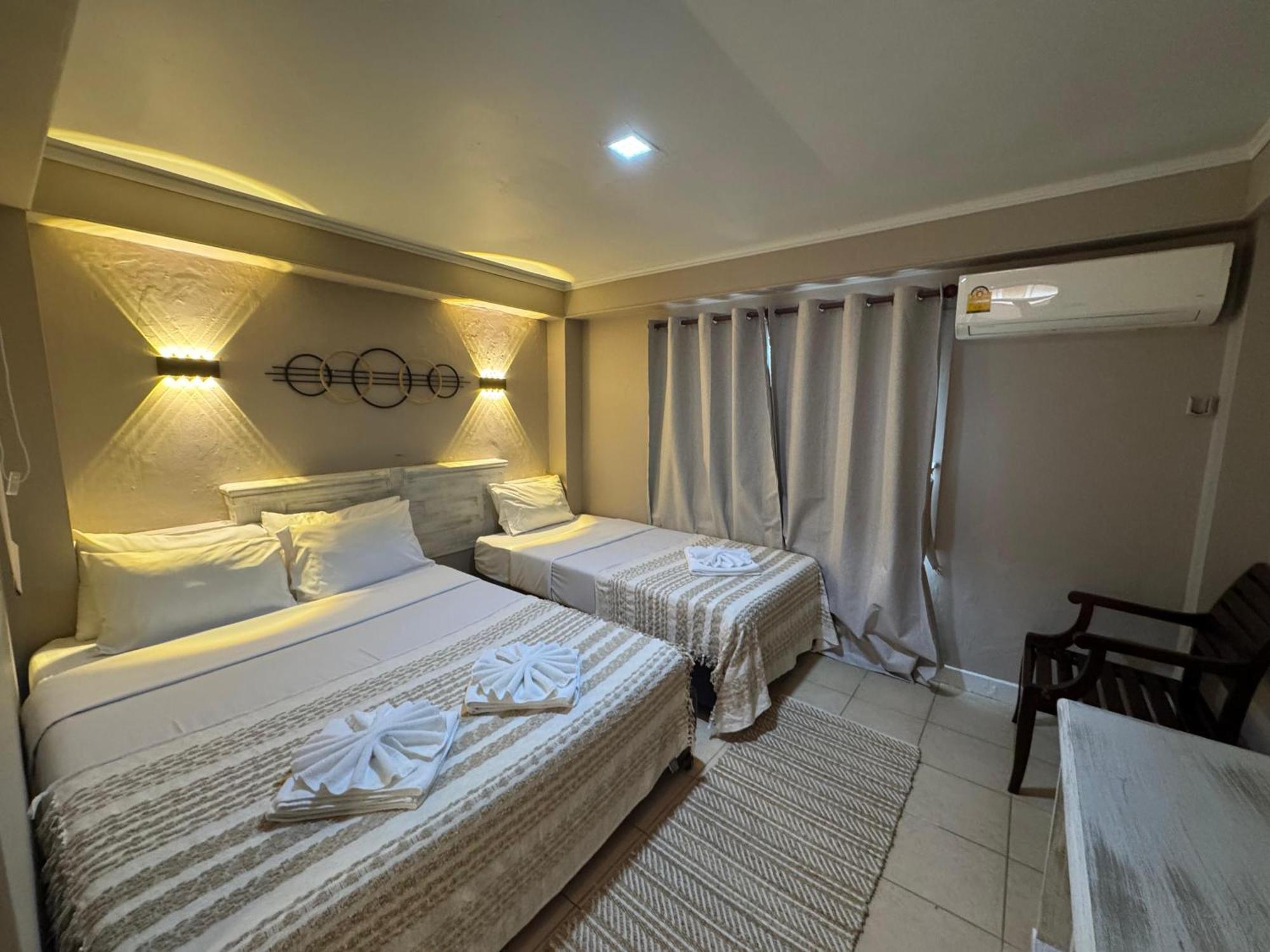 The Taksim Patong Beach Hotel エクステリア 写真
