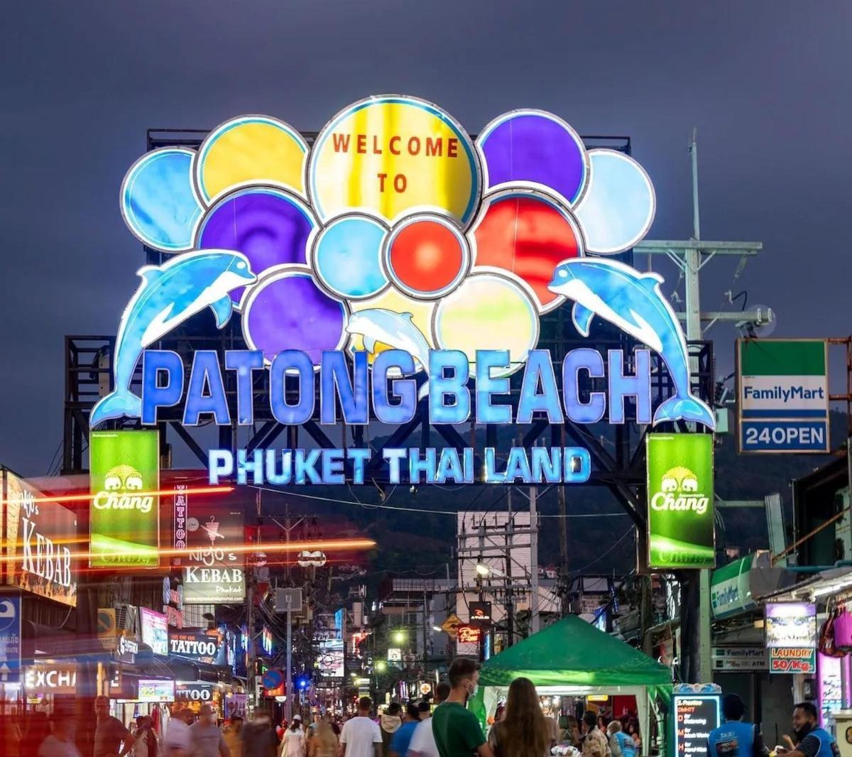 The Taksim Patong Beach Hotel エクステリア 写真